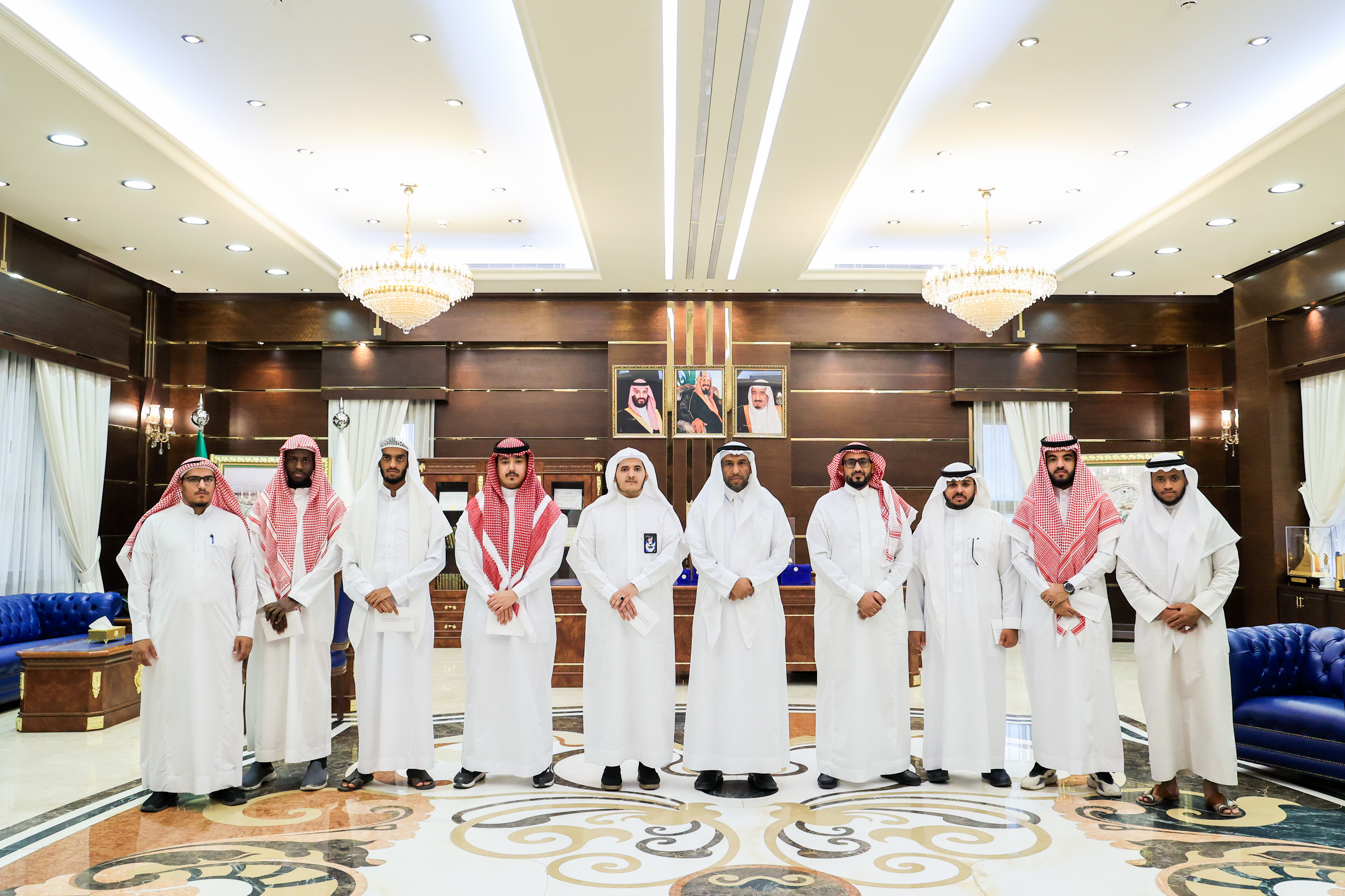 كرم سعادة رئيس الجامعة الإسلامية المكلف أ.د. حسن بن عبد المنعم العوفي، الطلاب الفائزين والمشاركين في الأسبوع الثقافي التاسع